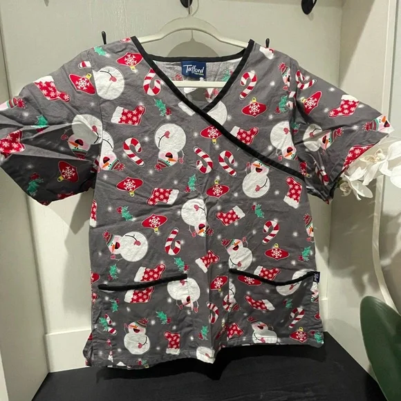 Christmas Scrub Top - Picture 1 of 3